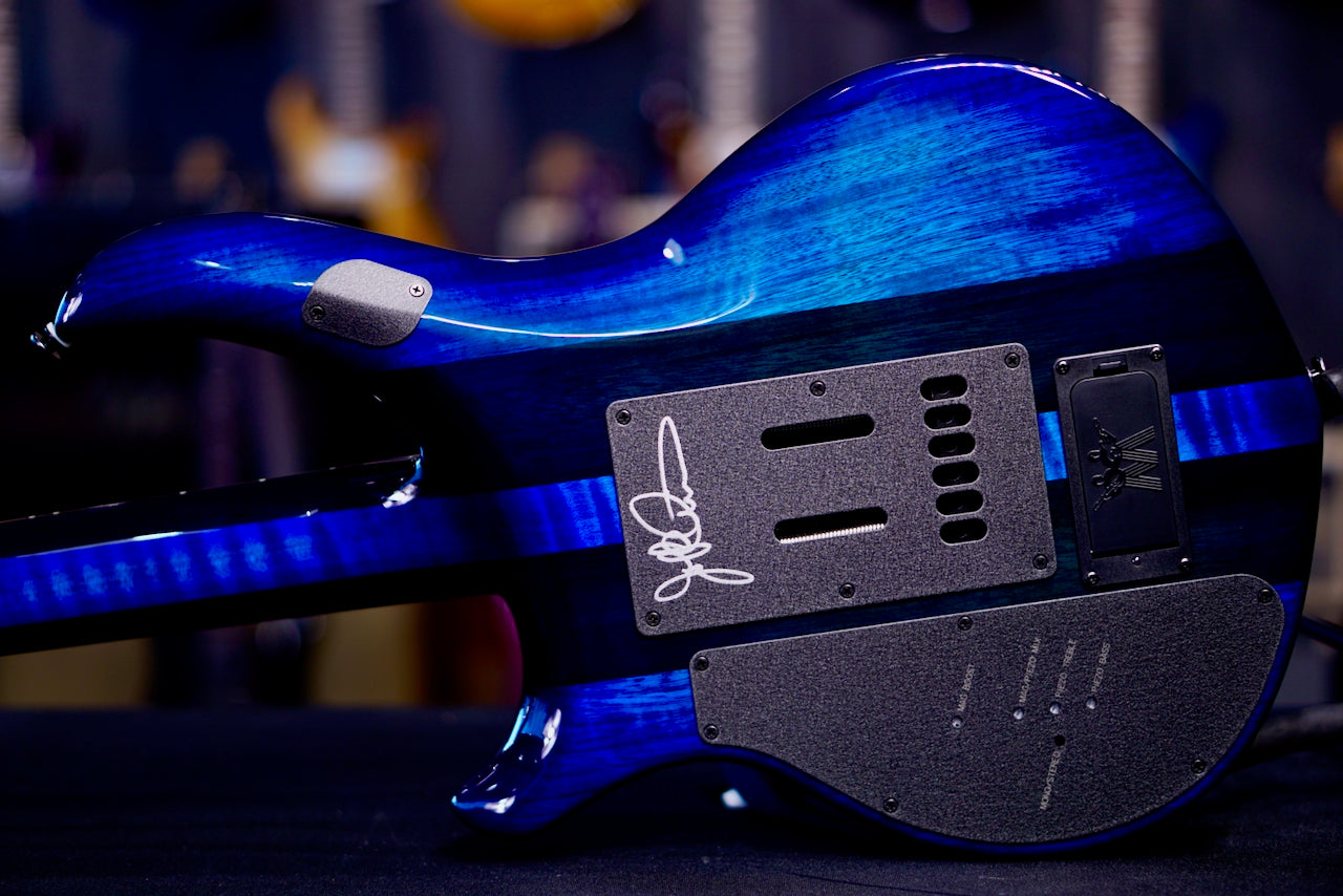 Ernie Ball Music Man Majesty Blue Ink BFR M019396