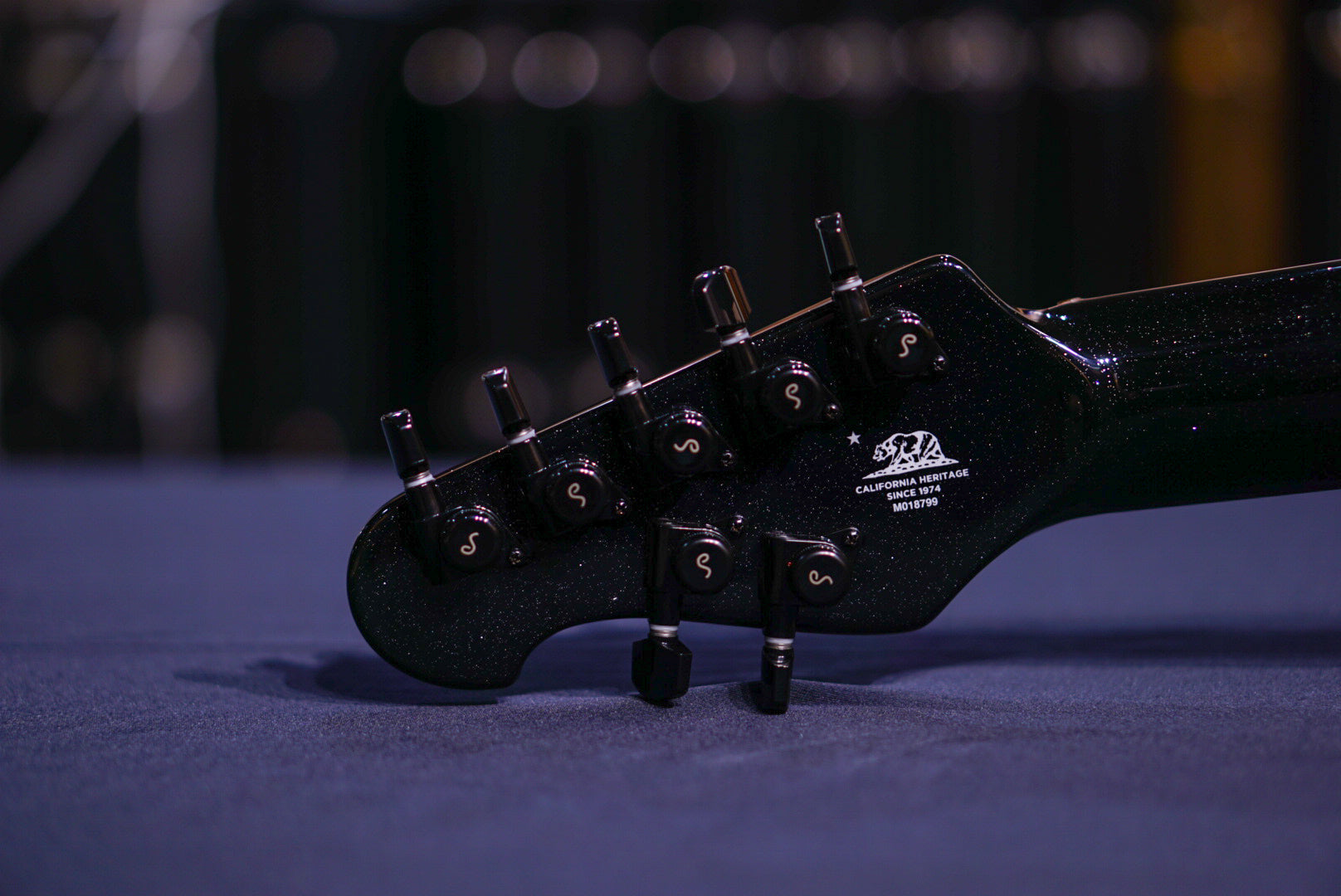 Ernie Ball Music Man Majesty 7 Black Sparkle M018799