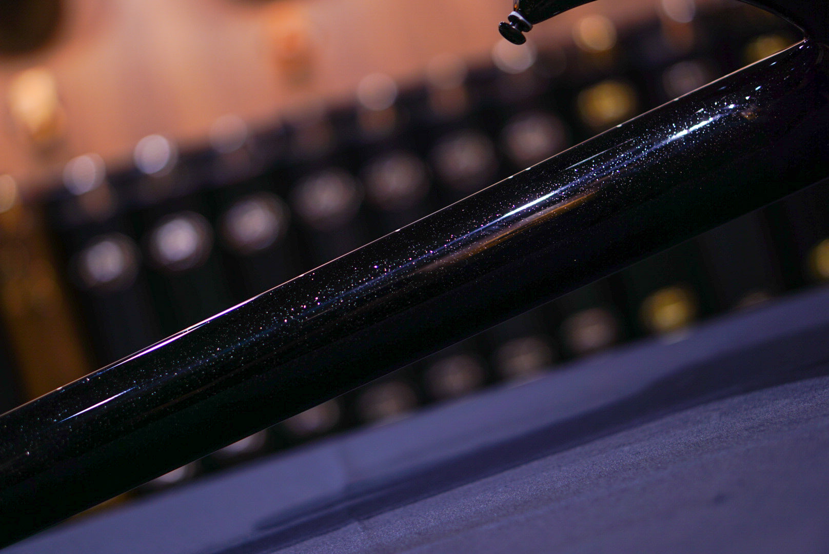 Ernie Ball Music Man Majesty 7 Black Sparkle M018799