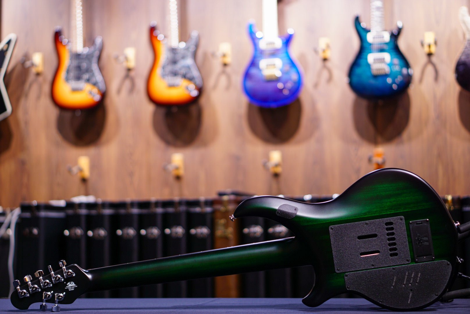 Ernie Ball Music Man Majesty 8 Gravity Green M018895