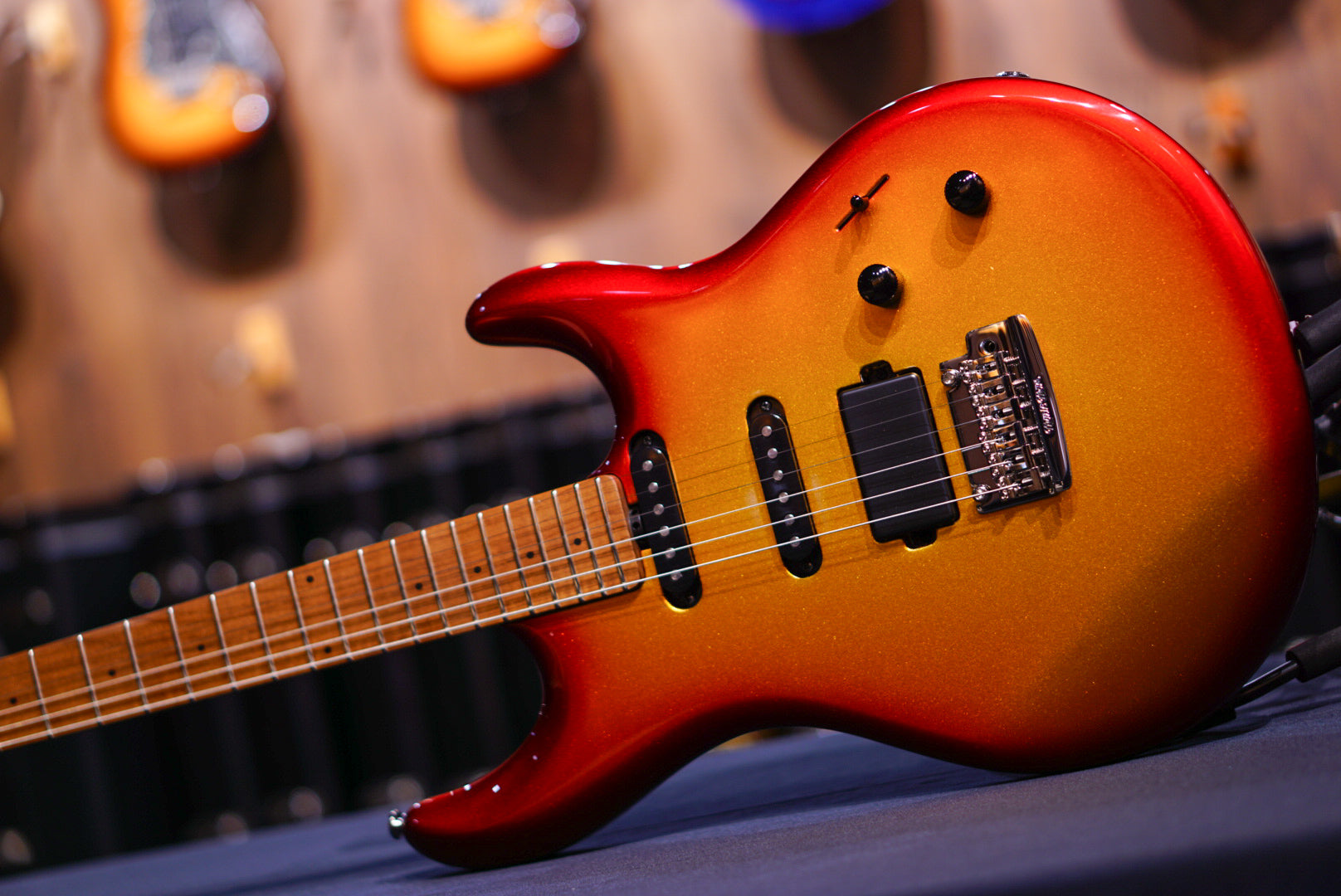 Ernie Ball Music Man Luke 4 HSS Fireball H04370