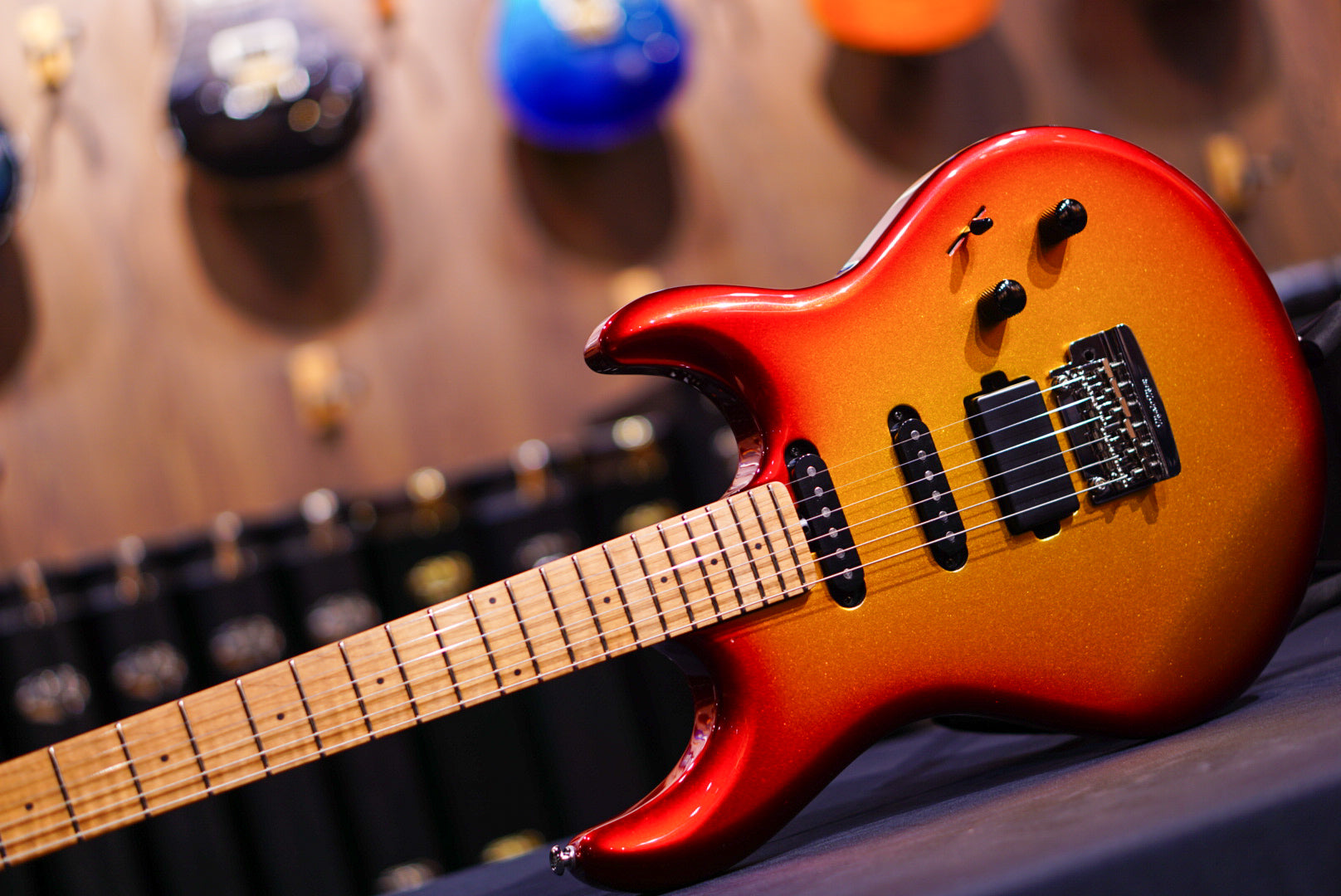 Ernie Ball Music Man Luke 4 HSS Fireball H04370