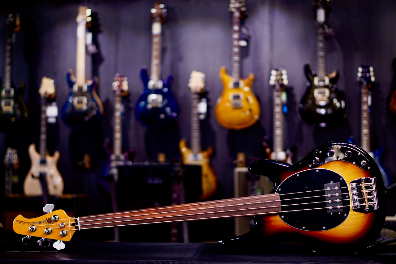Ernie Ball Music Man Pino Palladino Fretless StingRay CB01314