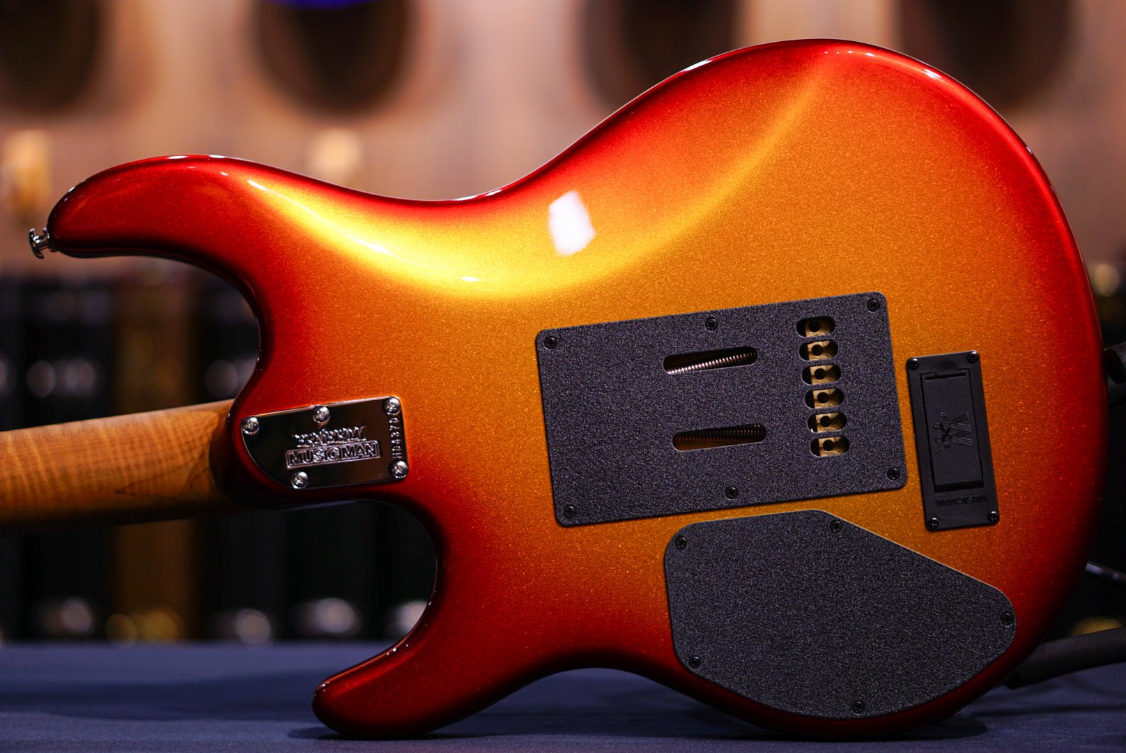 Ernie Ball Music Man Luke 4 HSS Fireball H04370