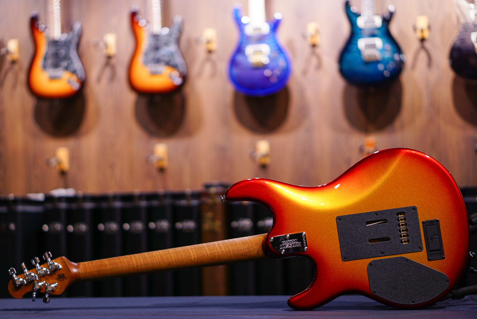 Ernie Ball Music Man Luke 4 HSS Fireball H04370