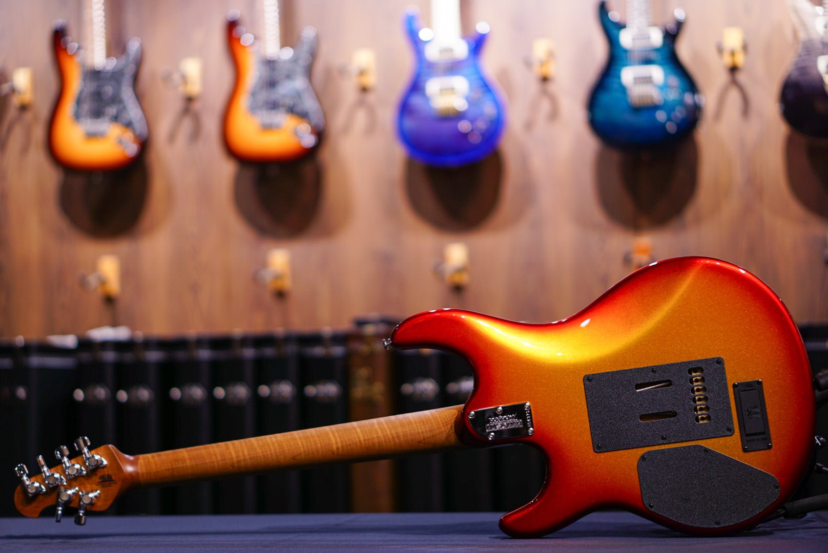 Ernie Ball Music Man Luke 4 HSS Fireball H04370