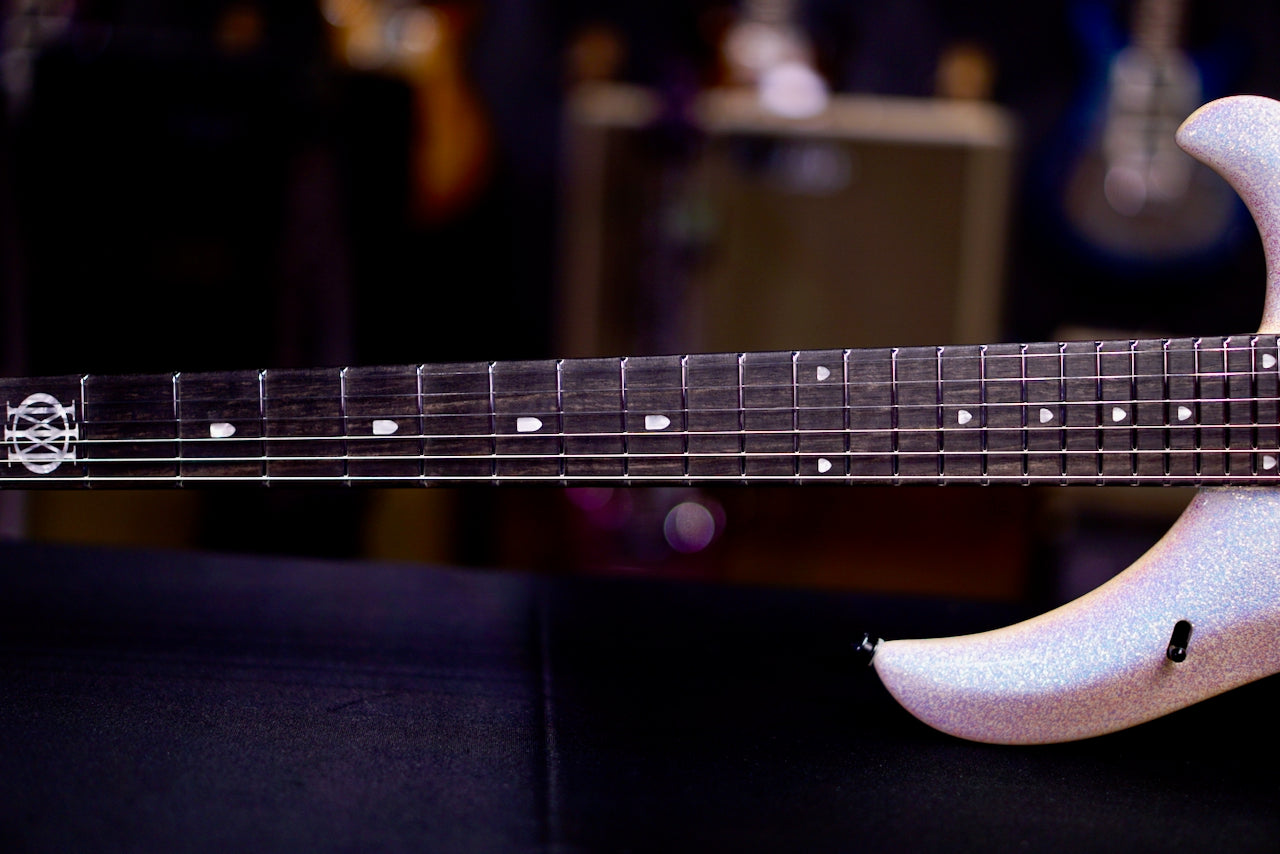 Ernie Ball Music Man Majesty Her Majesty's Request 6 M020882