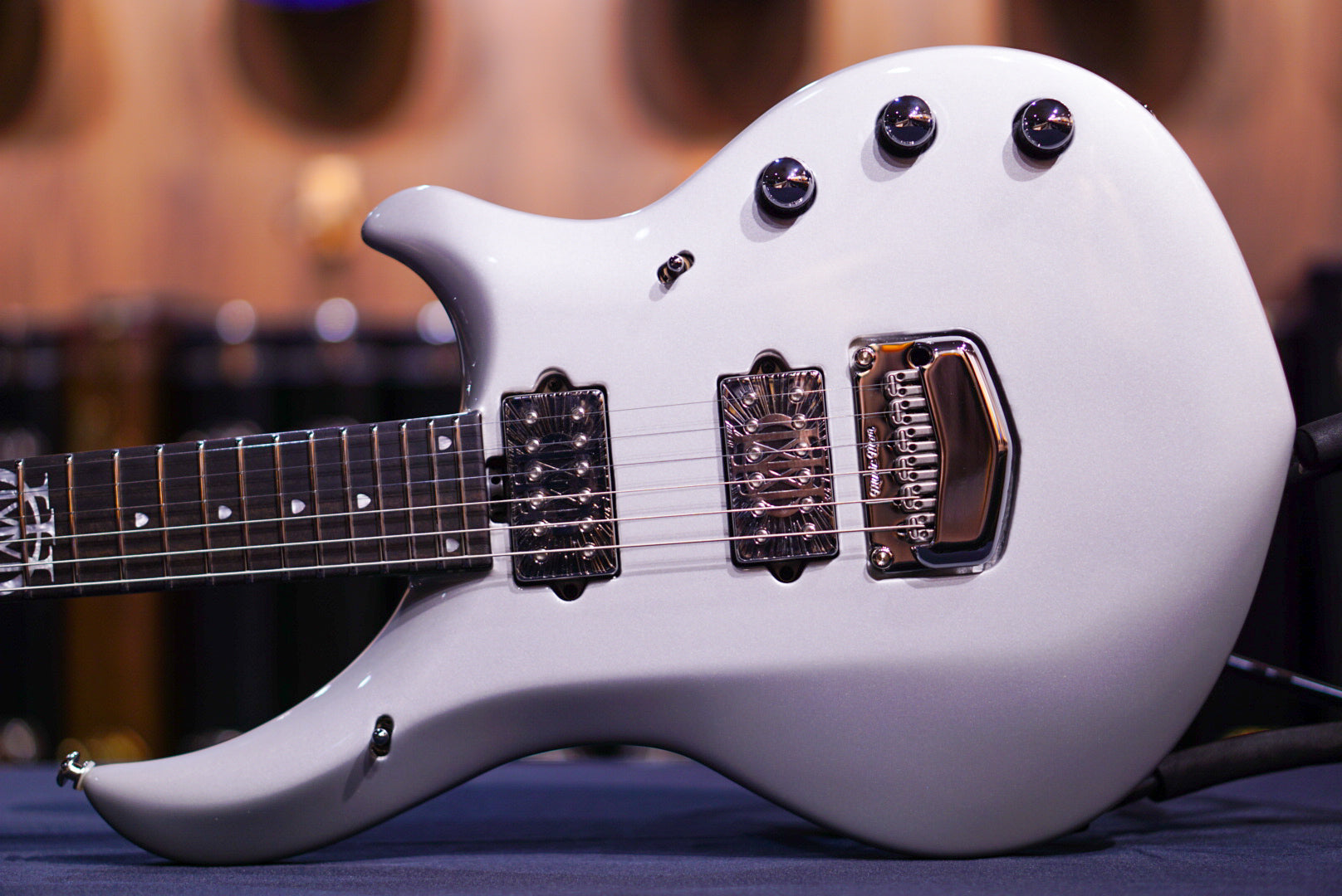 Ernie Ball Music Man 10th Anniversary Majesty - Silver Chalice M08906