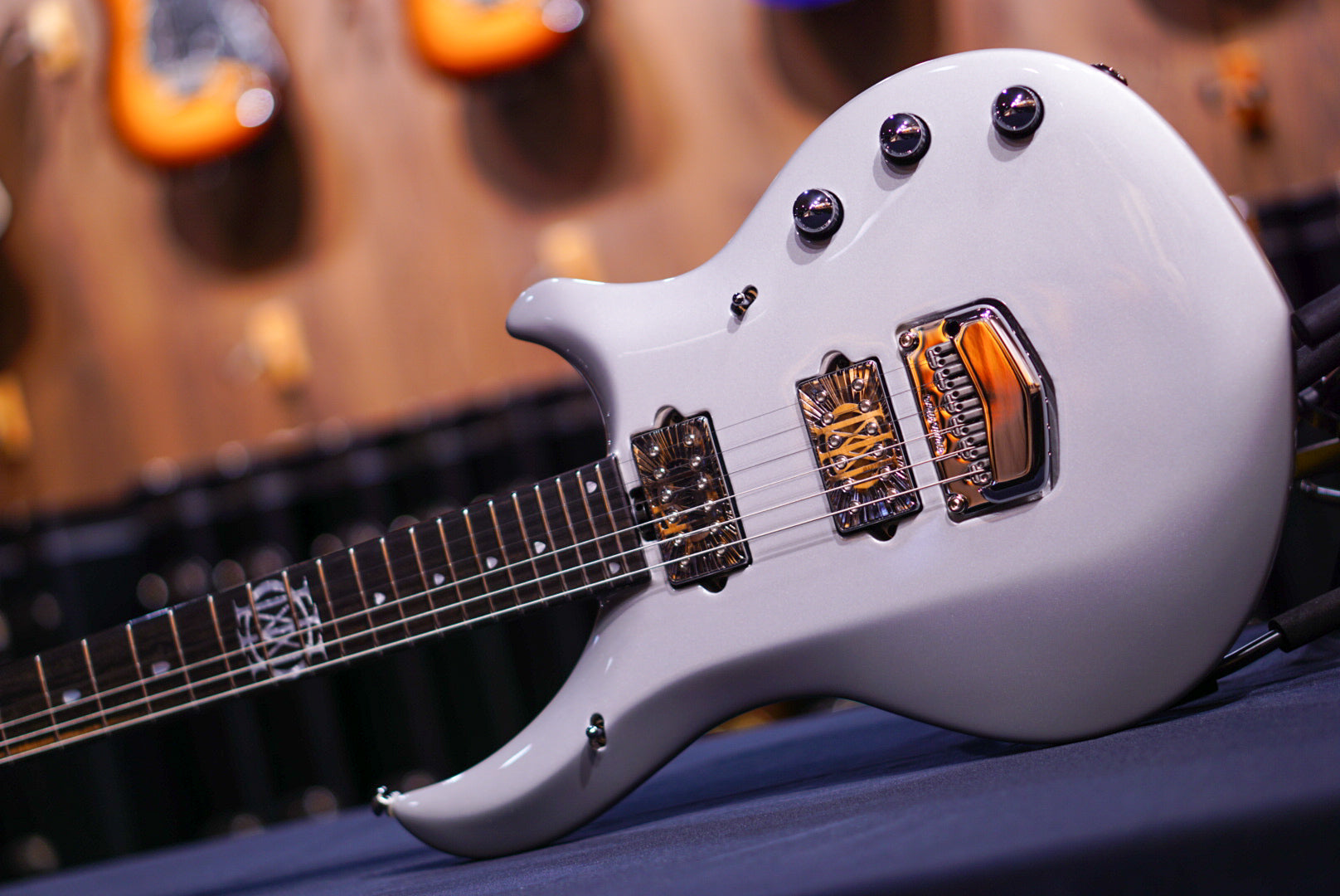 Ernie Ball Music Man 10th Anniversary Majesty - Silver Chalice M08906