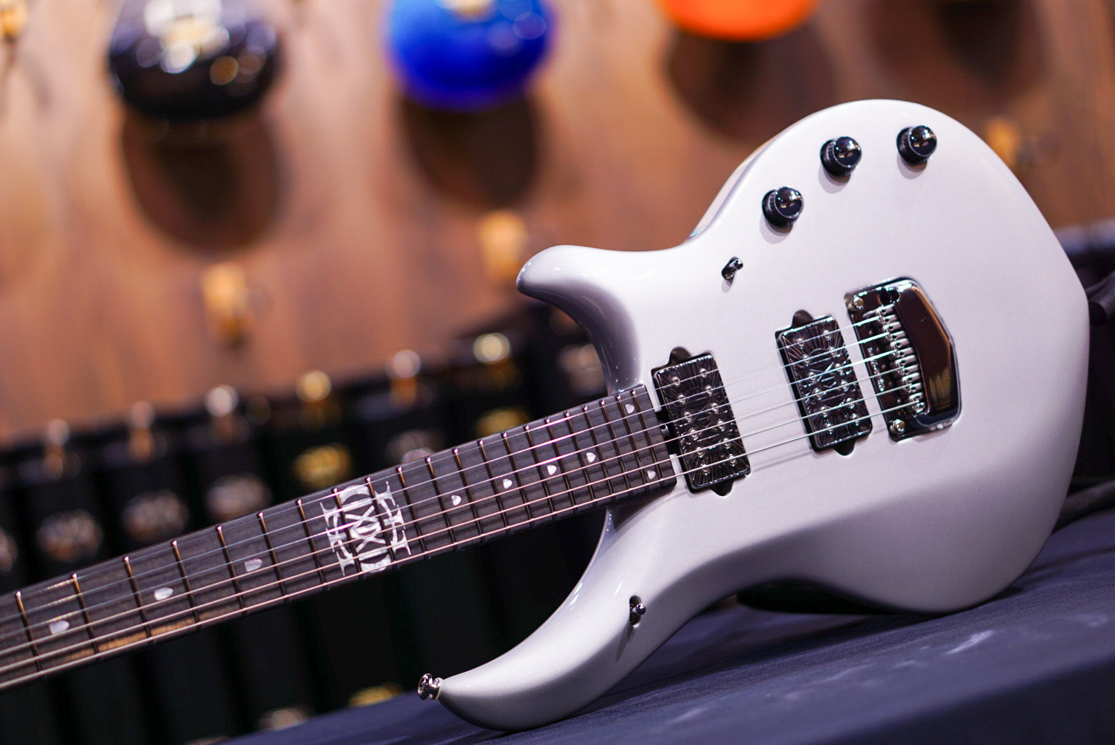 Ernie Ball Music Man 10th Anniversary Majesty - Silver Chalice M08906