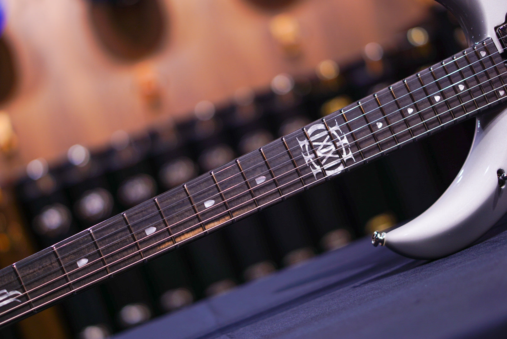 Ernie Ball Music Man 10th Anniversary Majesty - Silver Chalice M08906