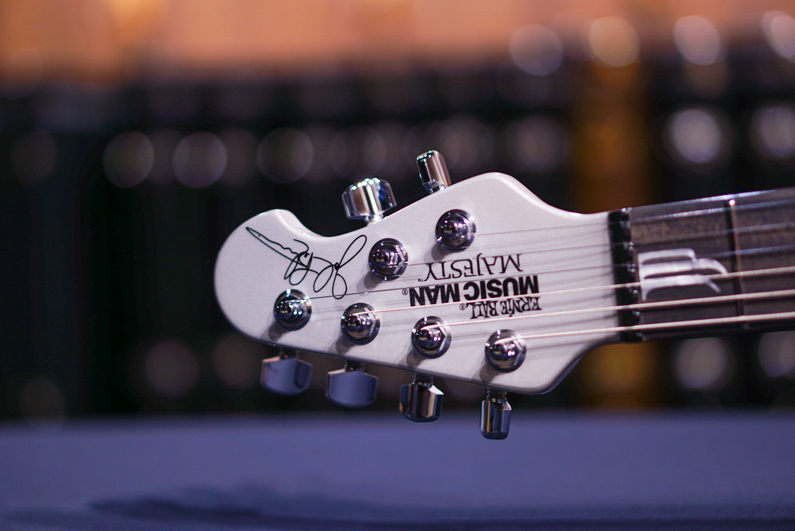 Ernie Ball Music Man 10th Anniversary Majesty - Silver Chalice M08906