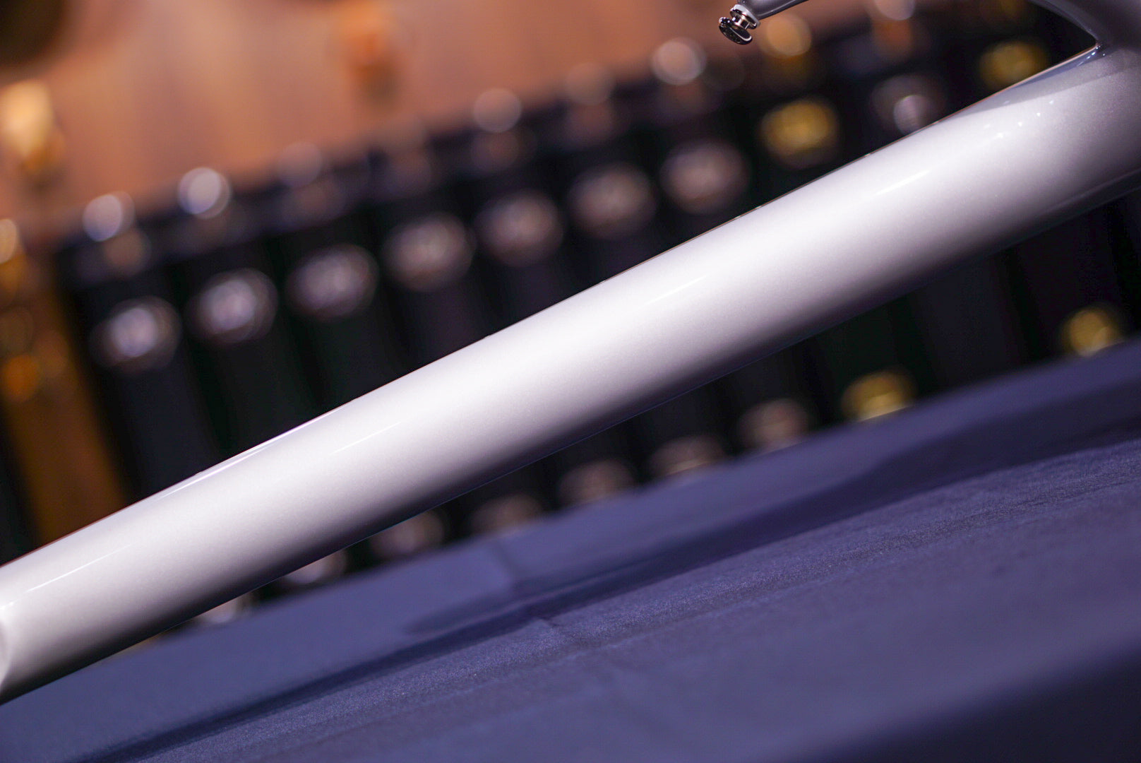 Ernie Ball Music Man 10th Anniversary Majesty - Silver Chalice M08906