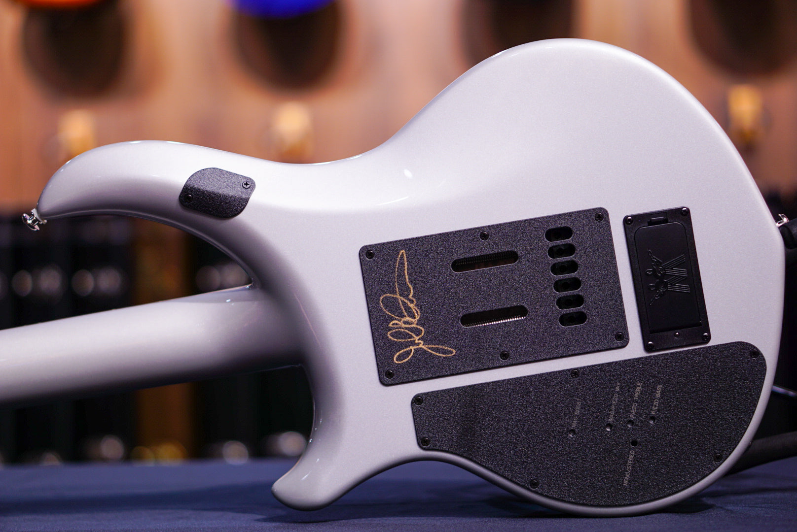 Ernie Ball Music Man 10th Anniversary Majesty - Silver Chalice M08906