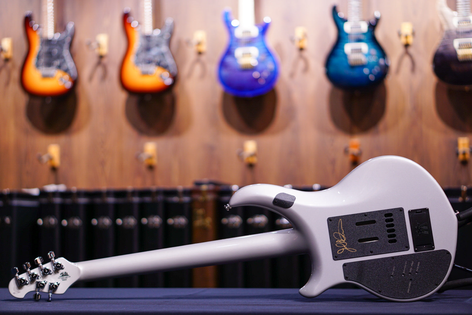 Ernie Ball Music Man 10th Anniversary Majesty - Silver Chalice M08906