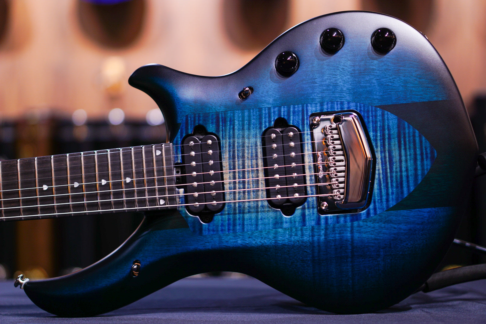 Ernie Ball Music Man Majesty 7 Blue Silk M018859