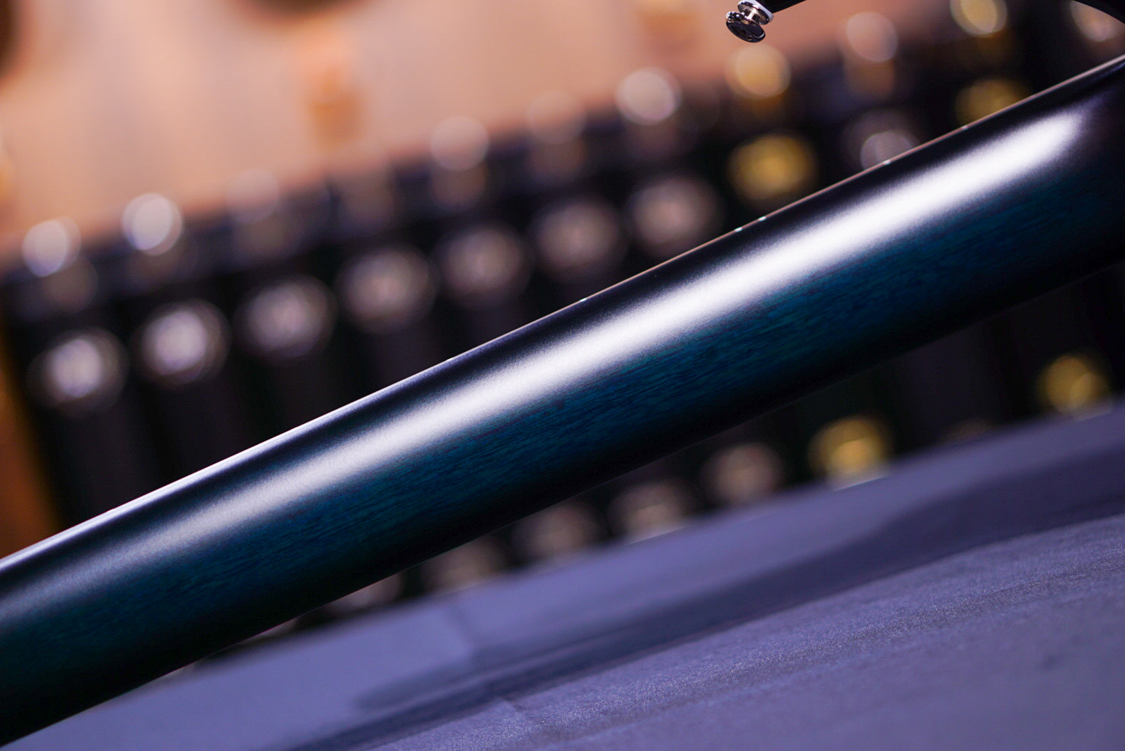 Ernie Ball Music Man Majesty 7 Blue Silk M018859