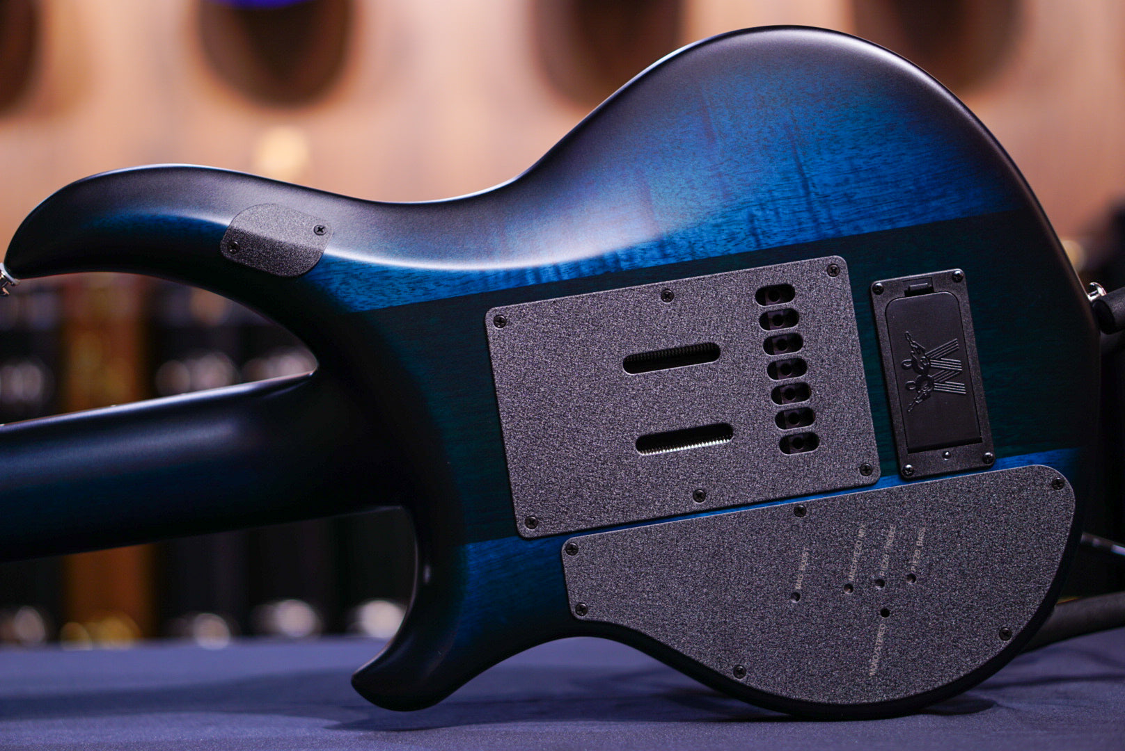 Ernie Ball Music Man Majesty 7 Blue Silk M018859