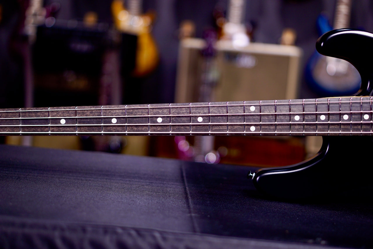 Ernie Ball Music Man Stingray Dark Stealth Black S13424
