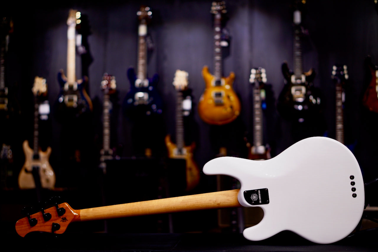 Ernie Ball Music Man Tim Commerford StingRay Bass Fight Night White, Passive B060048