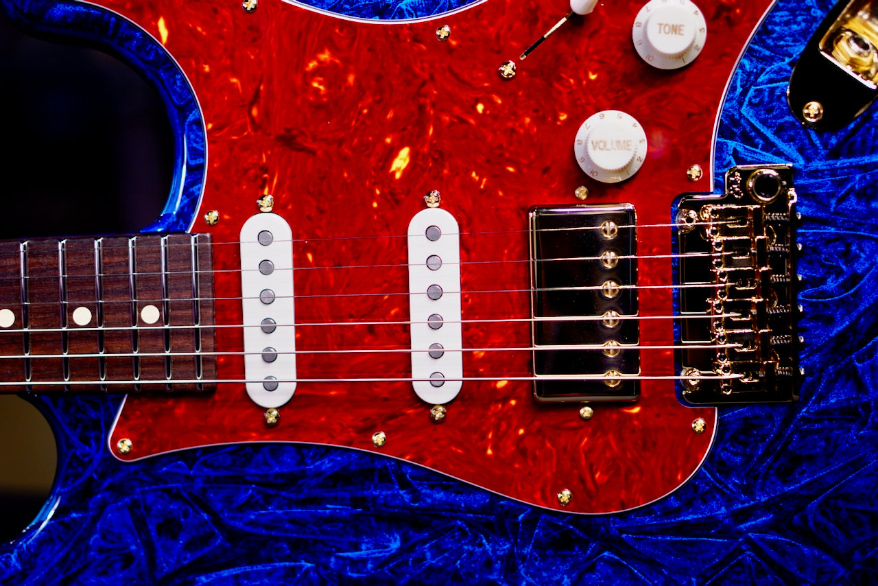 Suhr Classic S Custom Blue Web Rosewood Neck & Gold Package 85908