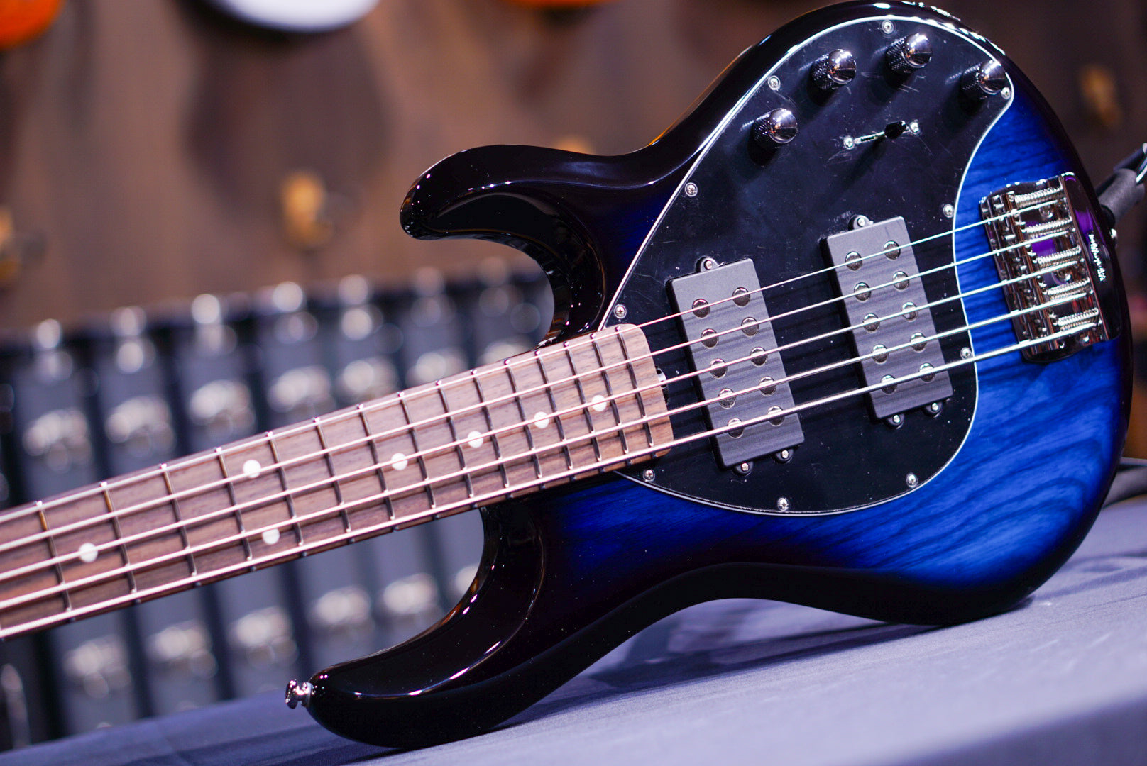 Ernie Ball Music Man StingRay Special 5 HH Pacific Blue Burst K01049