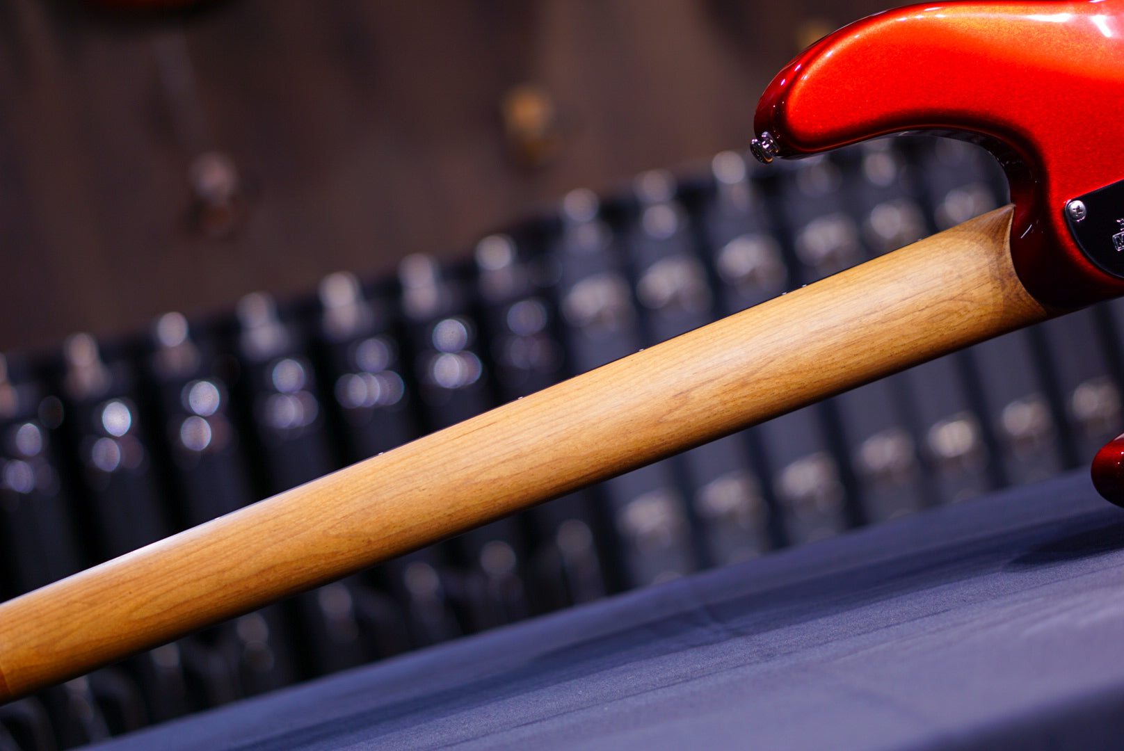 Ernie Ball Music Man StingRay Special HH Candyman w/Roasted Maple Neck K03912