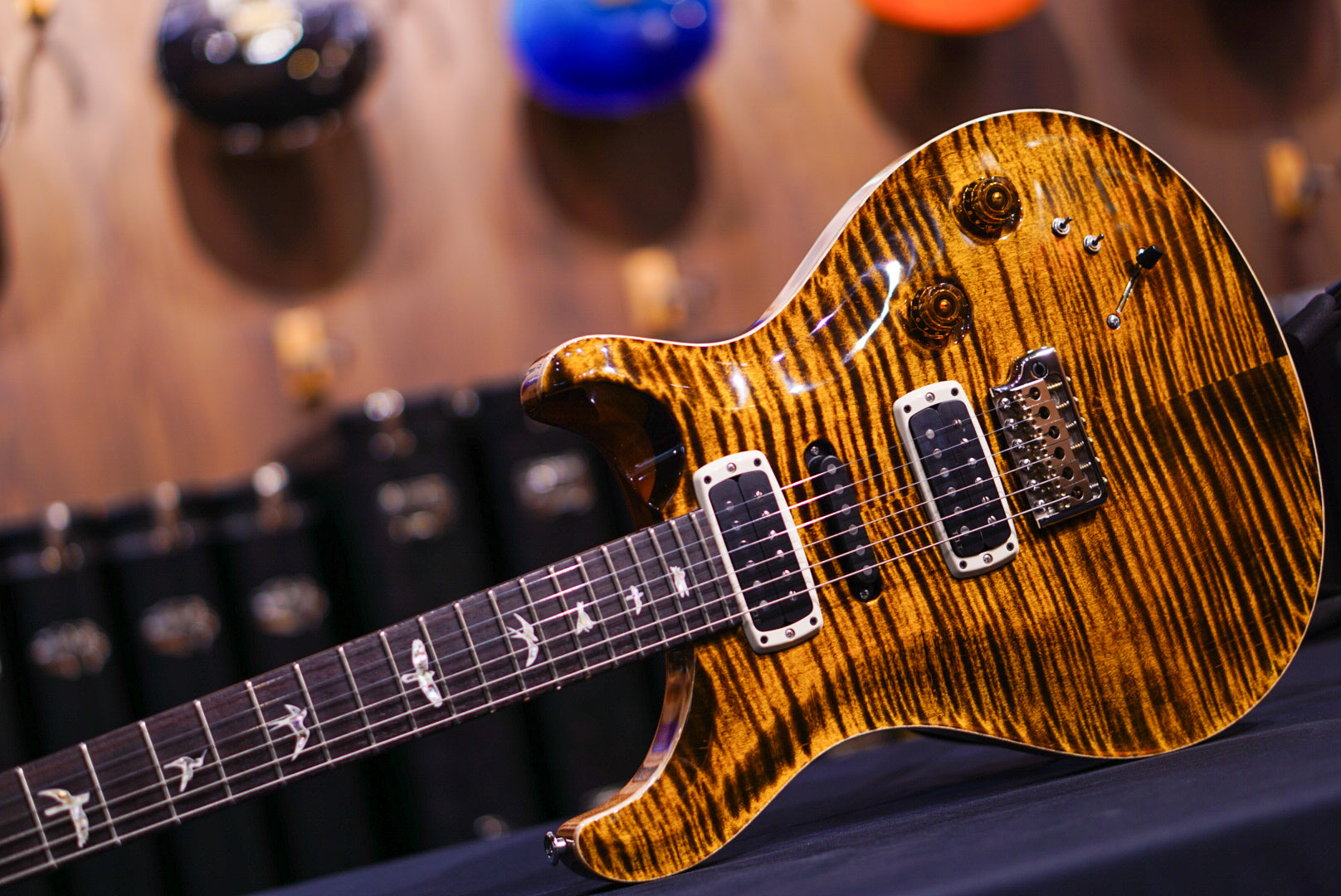 PRS Modern Eagle V Yellow Tiger 0401688