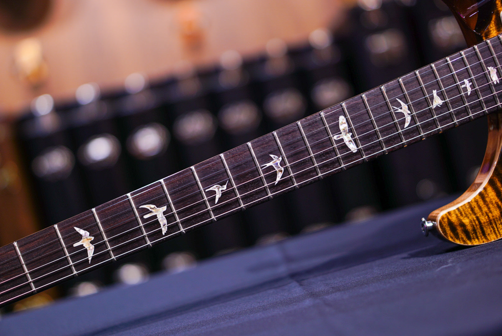 PRS Modern Eagle V Yellow Tiger 0401688