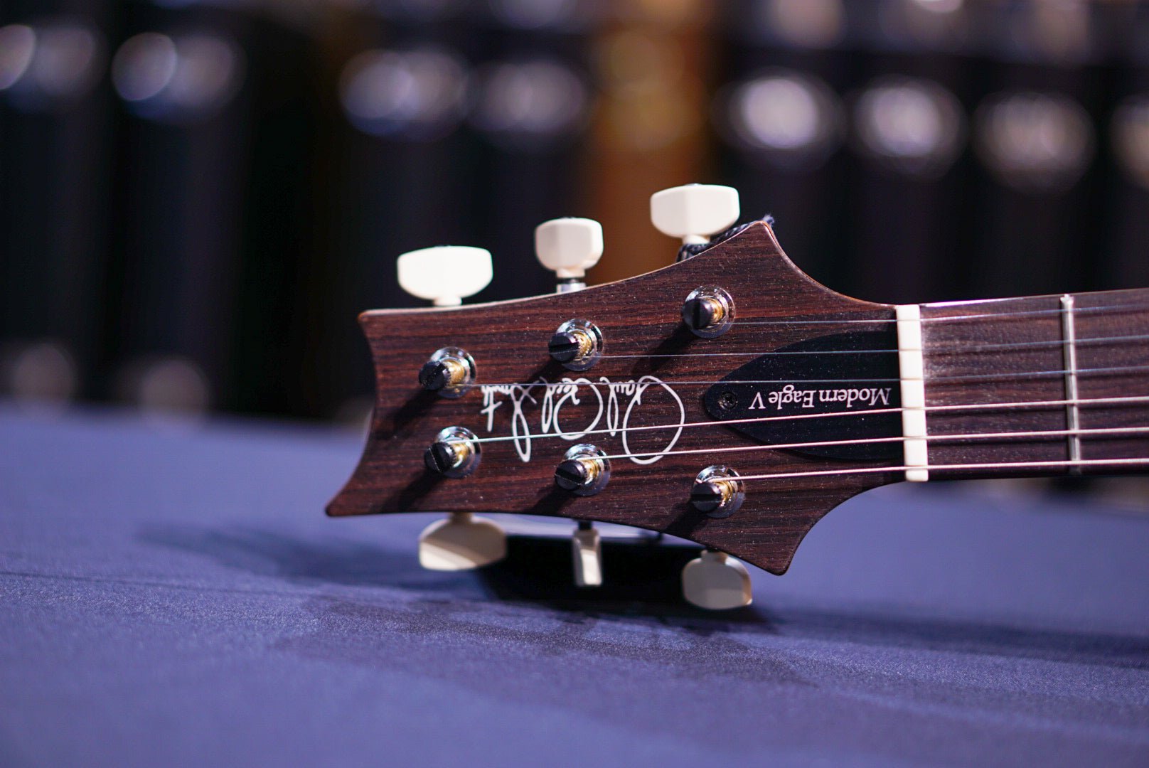 PRS Modern Eagle V Yellow Tiger 0401688