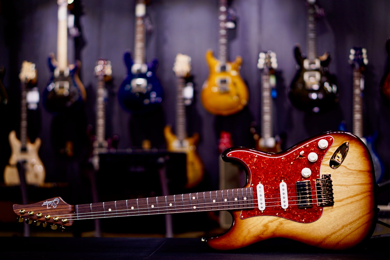 Suhr Classic S Custom Natural Burst Rosewood Neck & Gold Package 85898