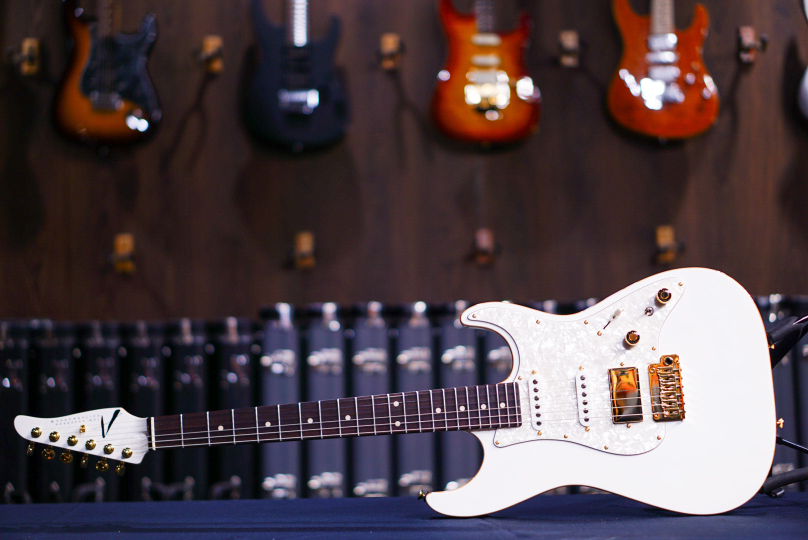 Tom Anderson the classic arctic white 01-24-24N