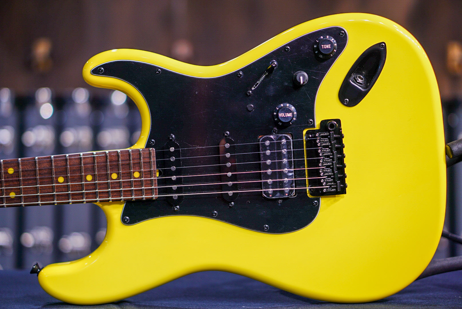 James Tyler LA Studio classic fly yellow 24169