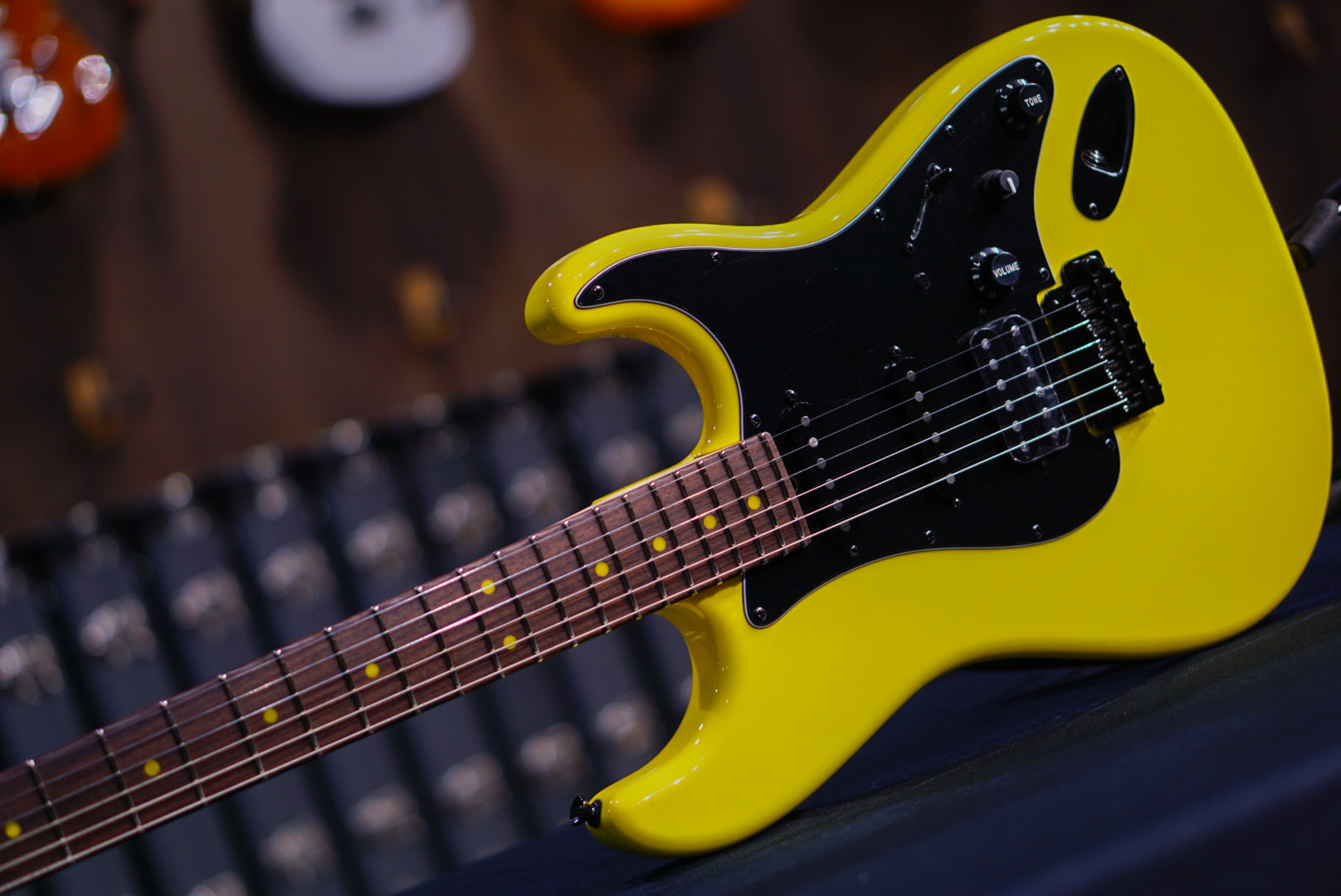 James Tyler LA Studio classic fly yellow 24169