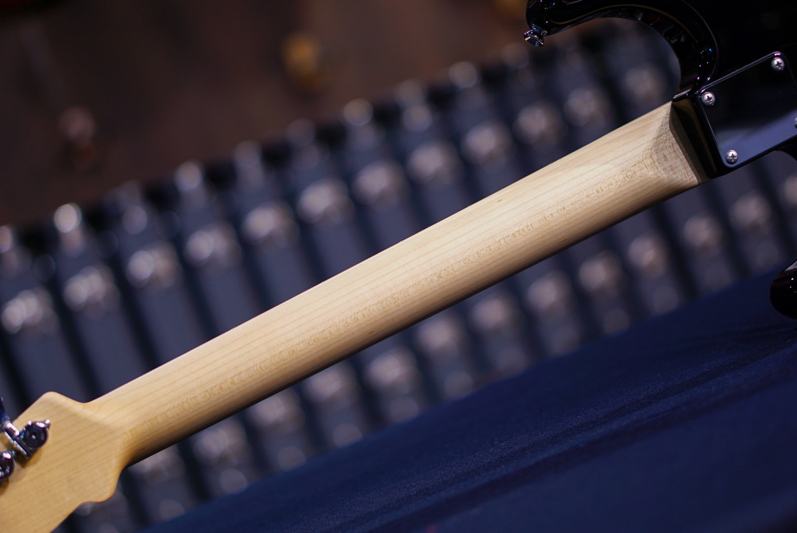 BOOKED! James Tyler black classic level 2 24073