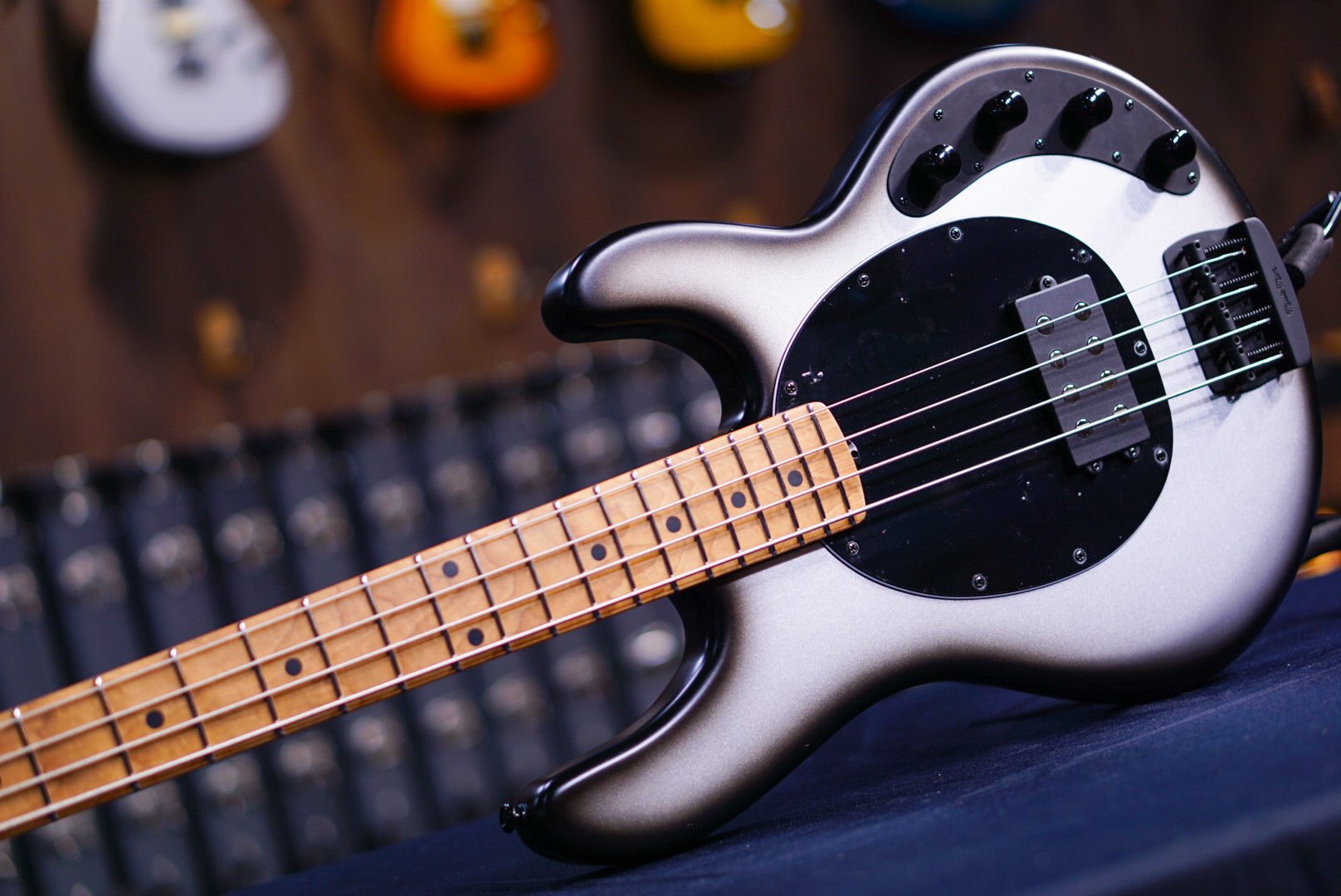 Ernie Ball Music Man StingRay Special 4 H Black Rock K02995