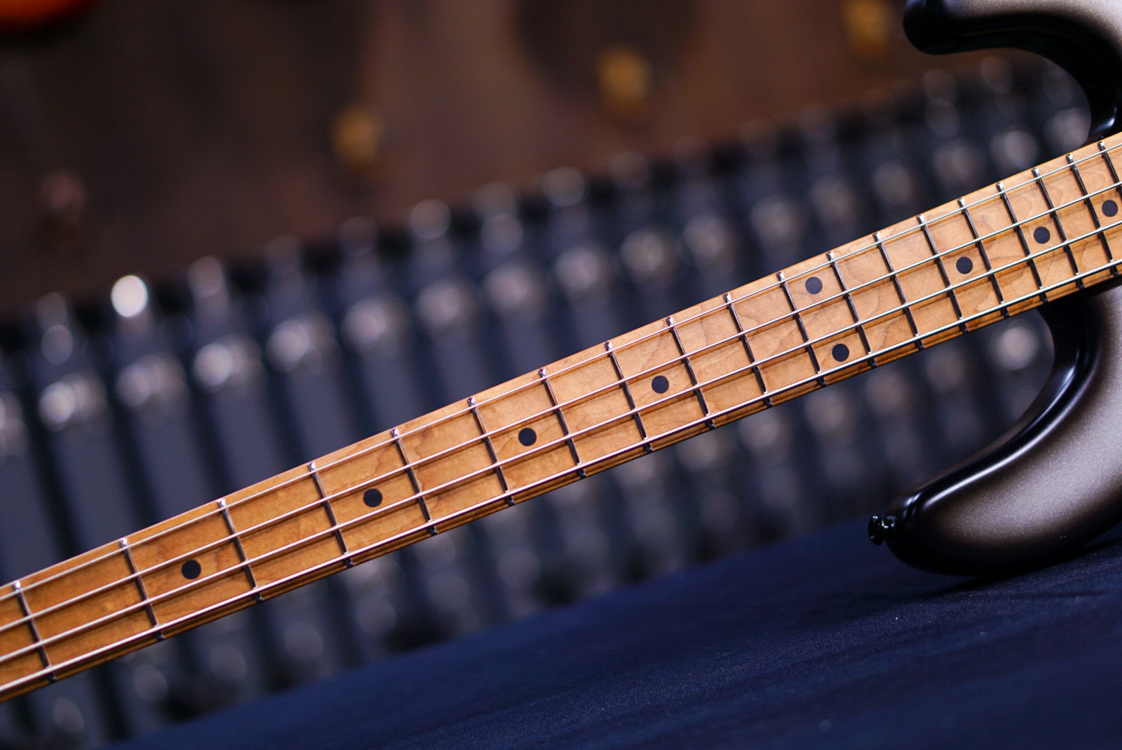 Ernie Ball Music Man StingRay Special 4 H Black Rock K02995