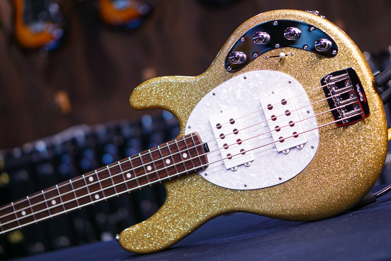 Ernie Ball Music Man StingRay Special 4 HH Genius Gold K03898