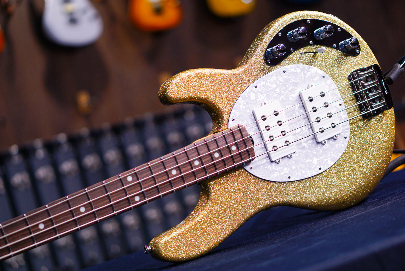 Ernie Ball Music Man StingRay Special 4 HH Genius gold K03898