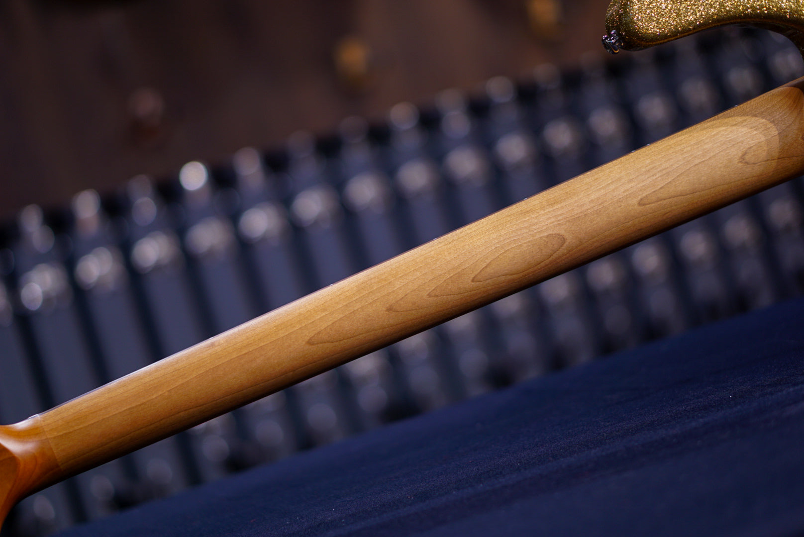 Ernie Ball Music Man StingRay Special 4 HH Genius Gold K03898