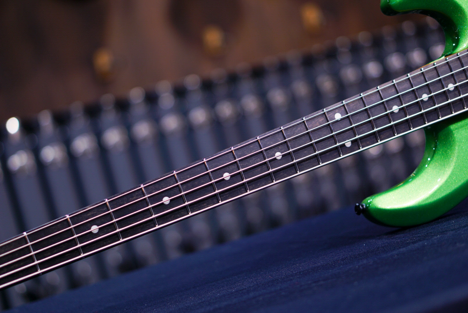 Ernie Ball Music Man StingRay Special 5 HH Kiwi Green K02371