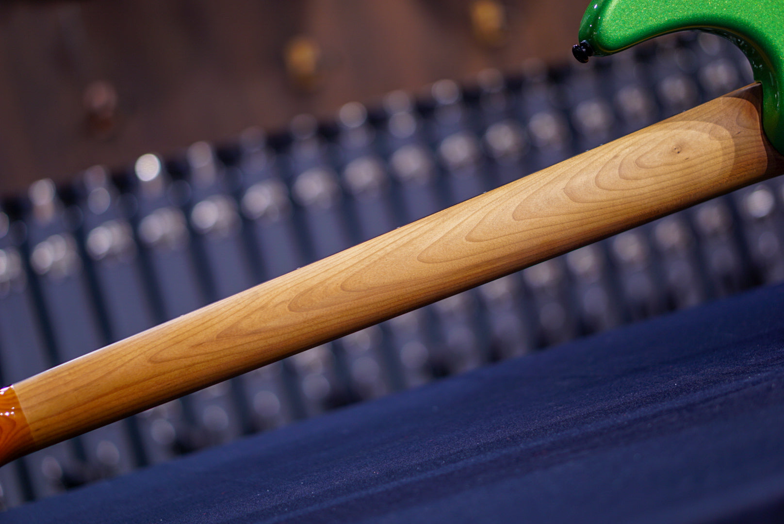 Ernie Ball Music Man StingRay Special 5 HH Kiwi Green K02371