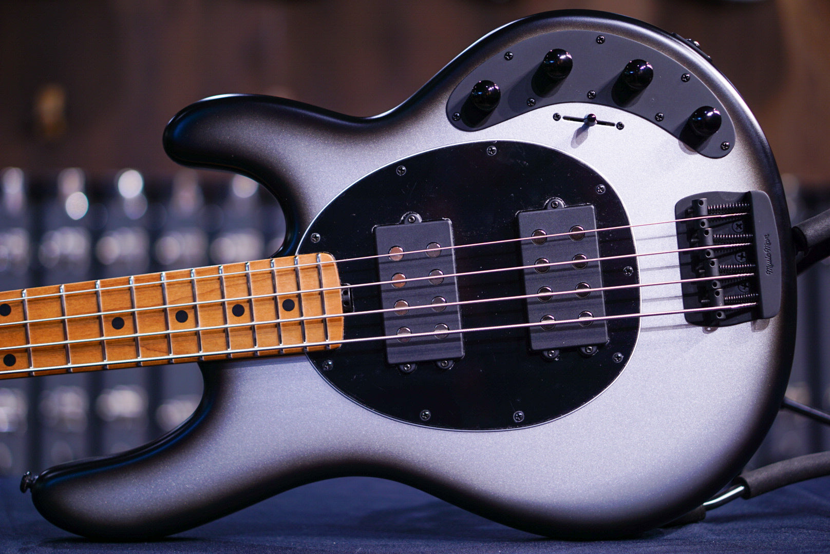 Ernie Ball Music Man StingRay Special 4 HH Black Rock K00082