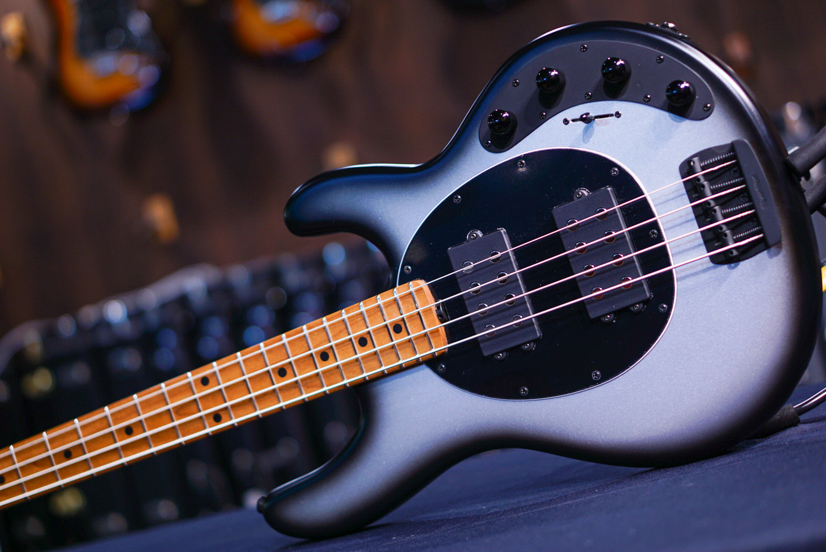 Ernie Ball Music Man StingRay Special 4 HH Black Rock K00082