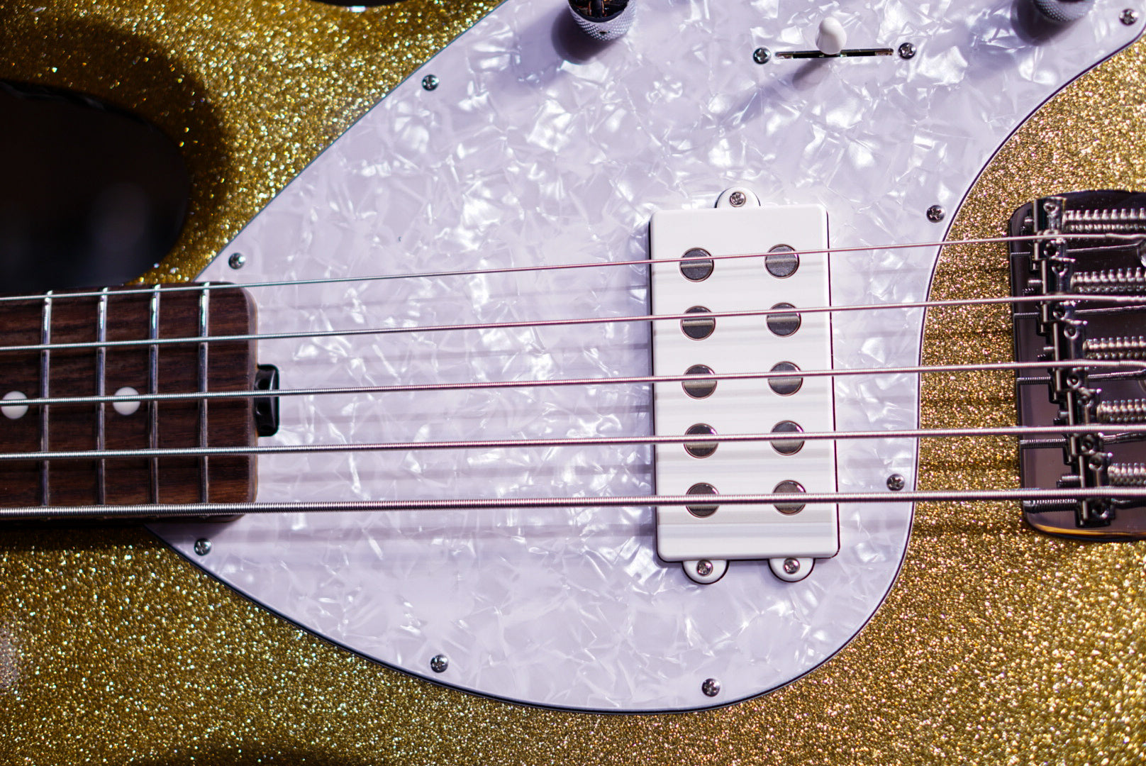 Ernie Ball Music Man StingRay Special 5 H Genius gold K03801