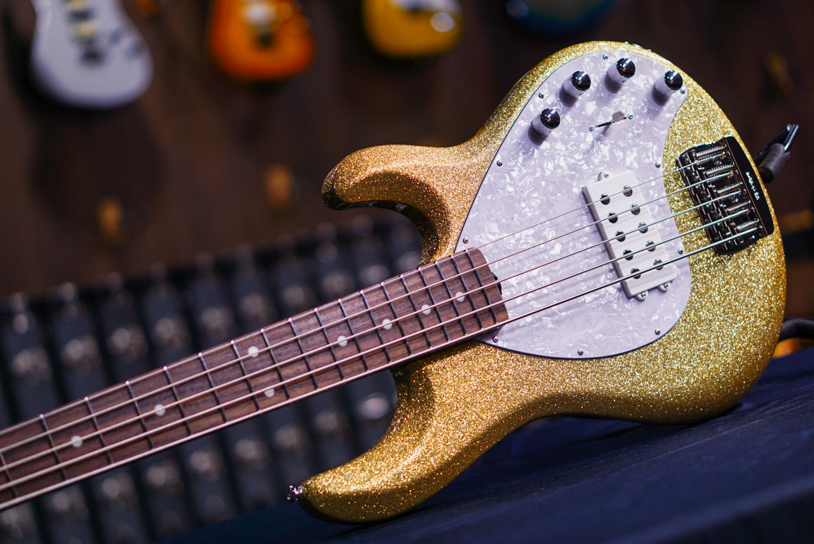 Ernie Ball Music Man StingRay Special 5 H Genius gold K03801