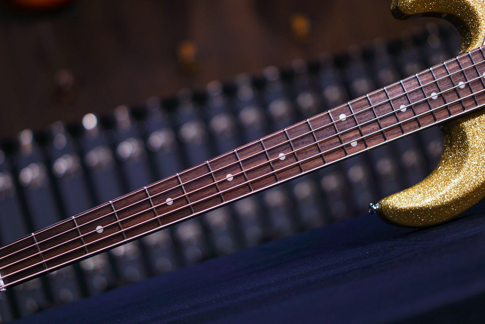 Ernie Ball Music Man StingRay Special 5 H Genius gold K03801