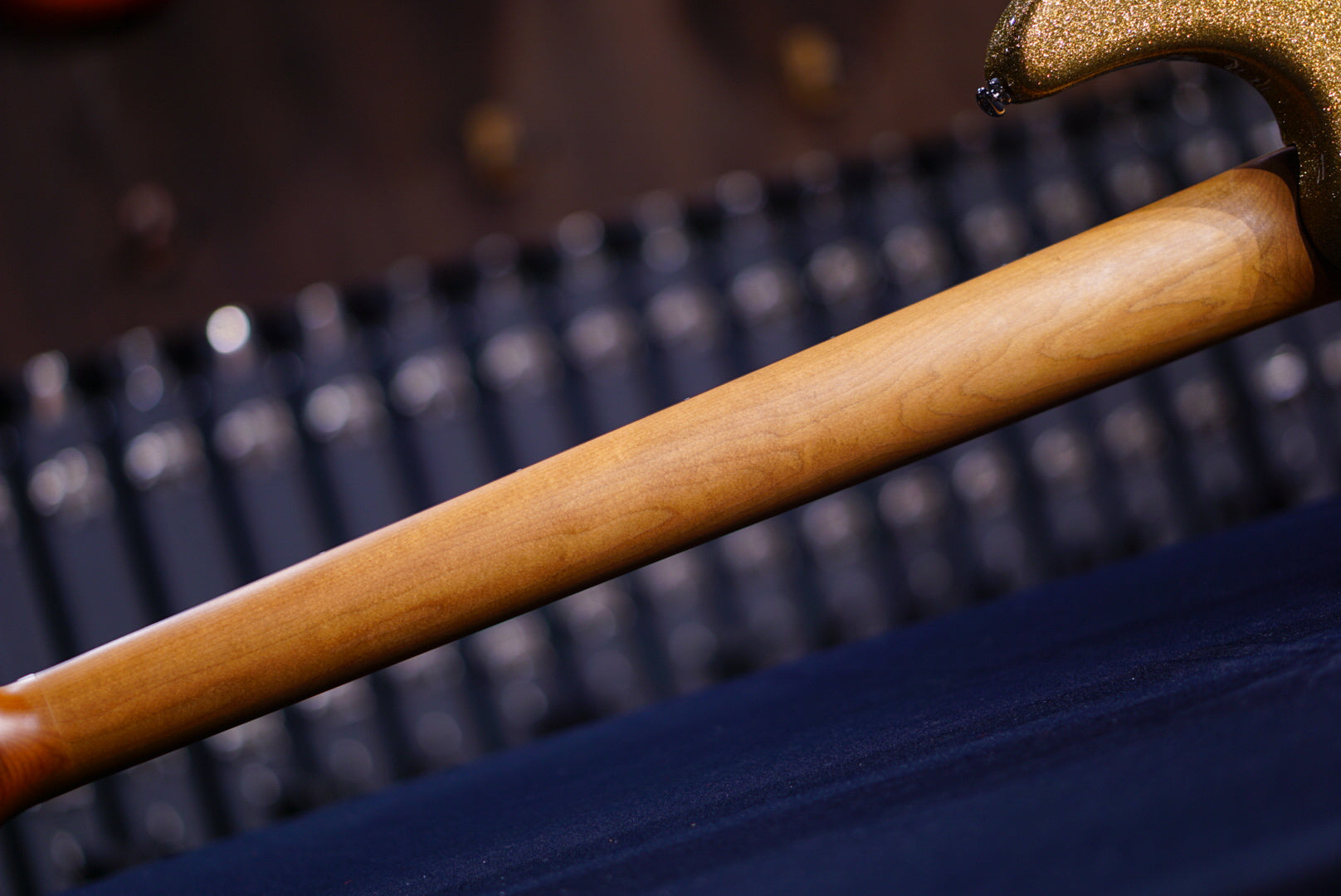 Ernie Ball Music Man StingRay Special 5 H Genius gold K03801