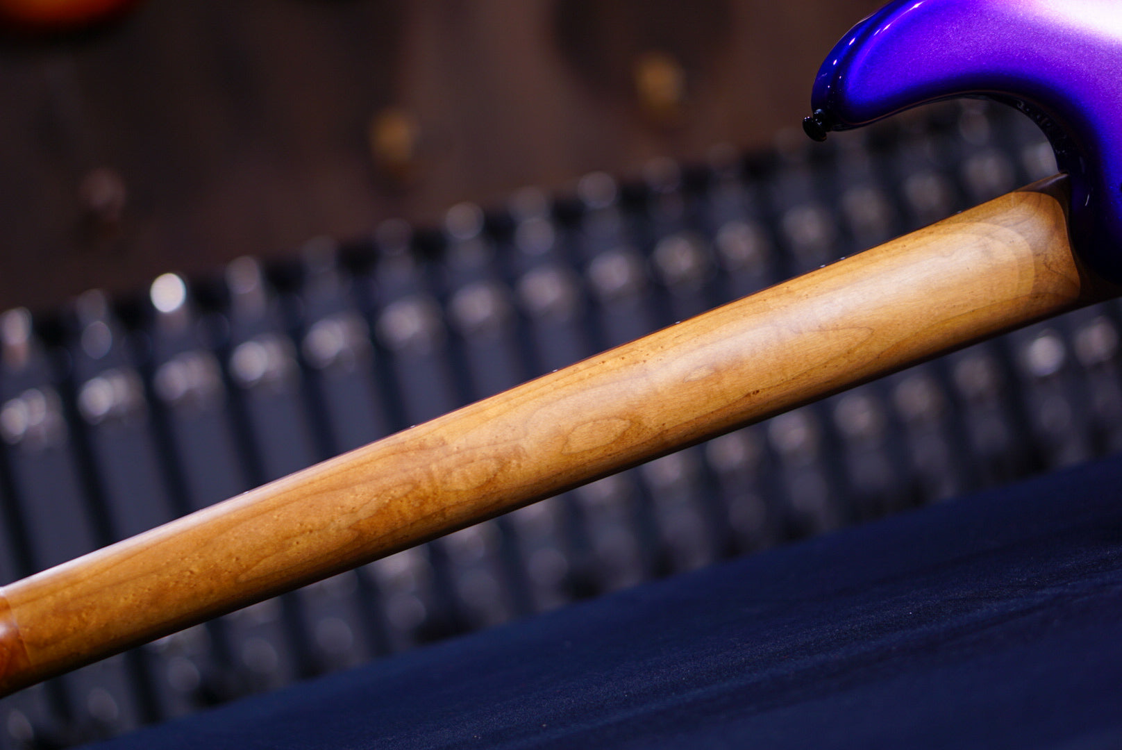 Ernie Ball Music Man StingRay Special 5 HH Grape crush K00164