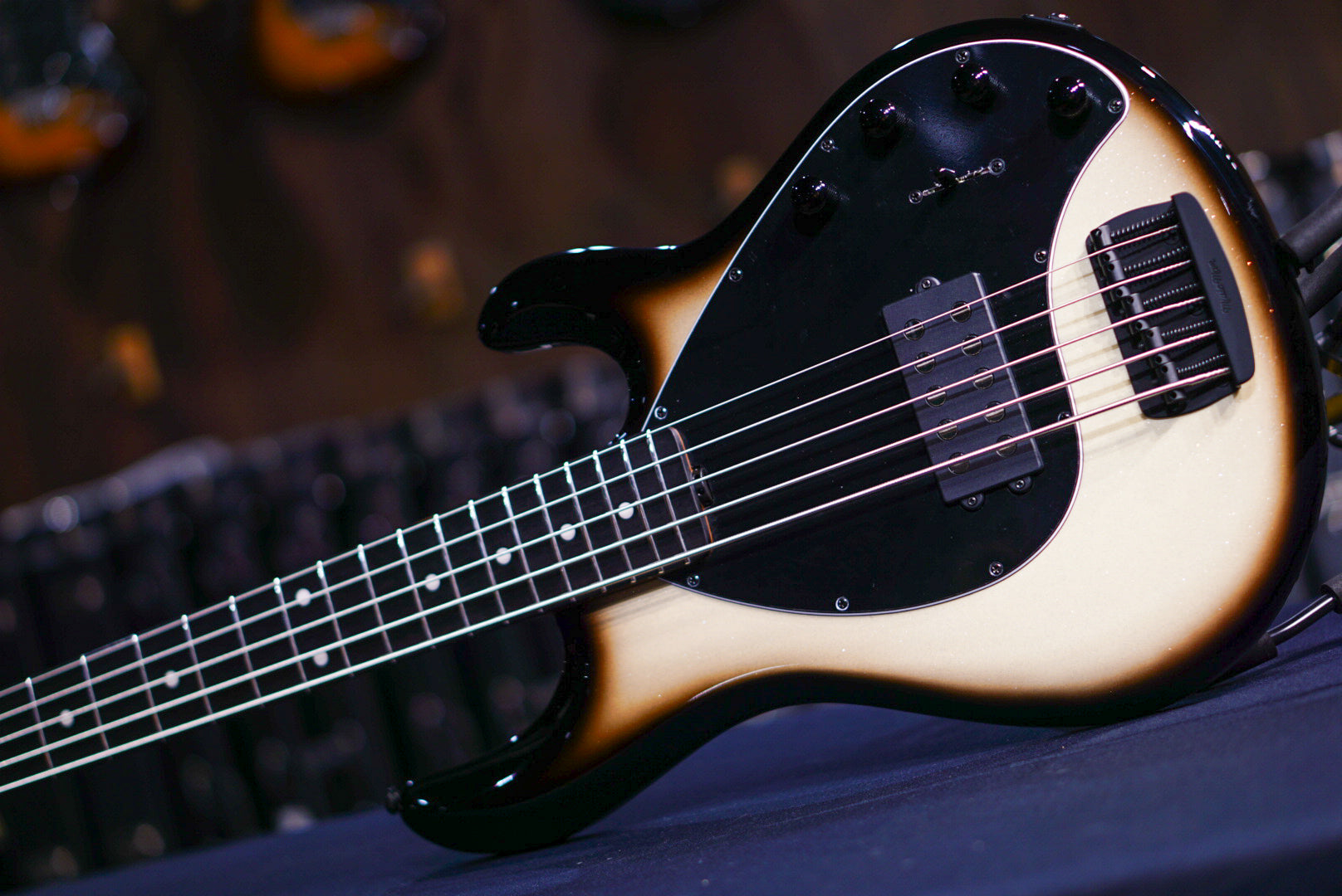 Ernie Ball Music Man StingRay Special 5 H brulee K00996